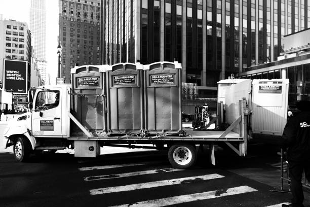 Best Portable bathroom rental  in Defiance, OH